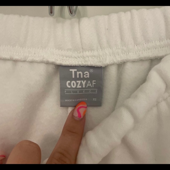 BNWOT White TNA cozy AF sweat pants - Picture 2 of 3